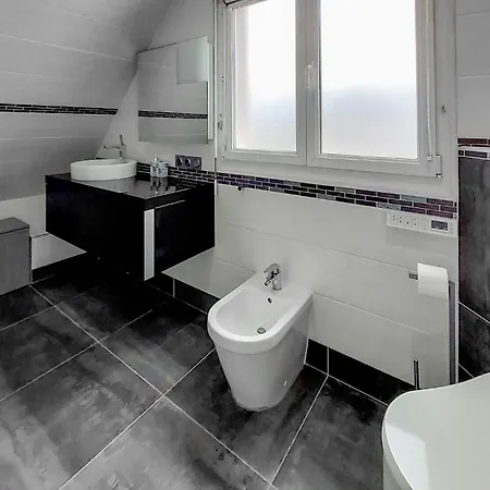 Lovely In With Wifi 別荘