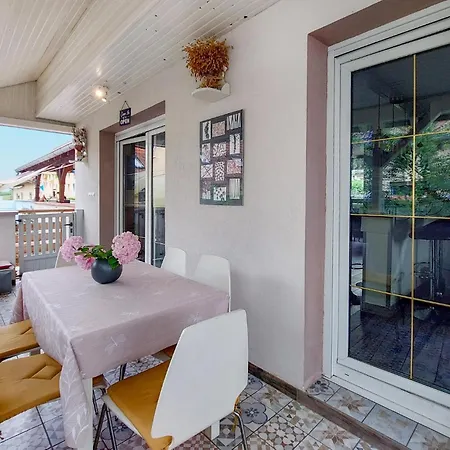 Lovely In With Wifi 別荘