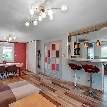 Lovely Home In Geispolsheim With Wifi Сasa de vacaciones *